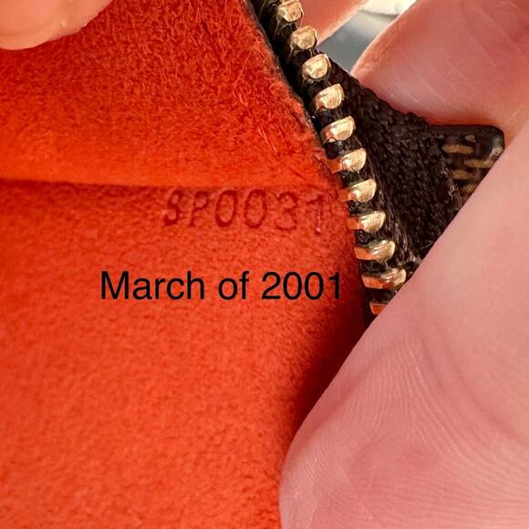 Louis Vuitton Damier Ebene Marais Bucket Bag PM Pouch Crossbody Bag RARE! - Picture 7 of 13